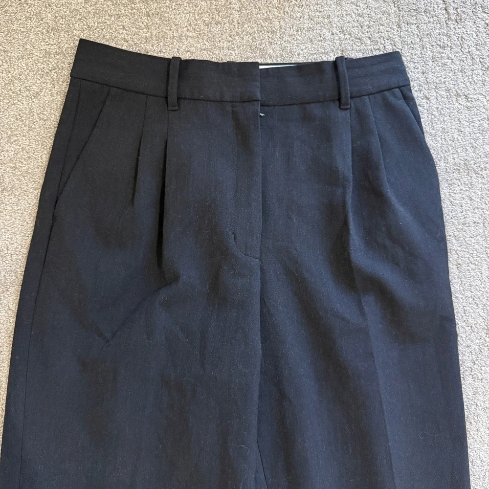 Aritzia Effortless Pant Black Pleated Trouser 10 Luxury Minimal Sophisticated